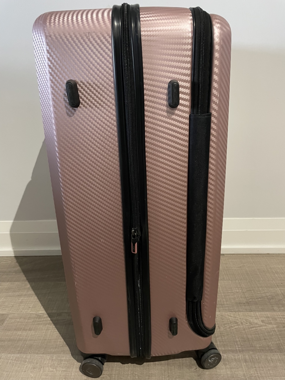 Heys Luggage 30 inch- Rose Gold - photo 4