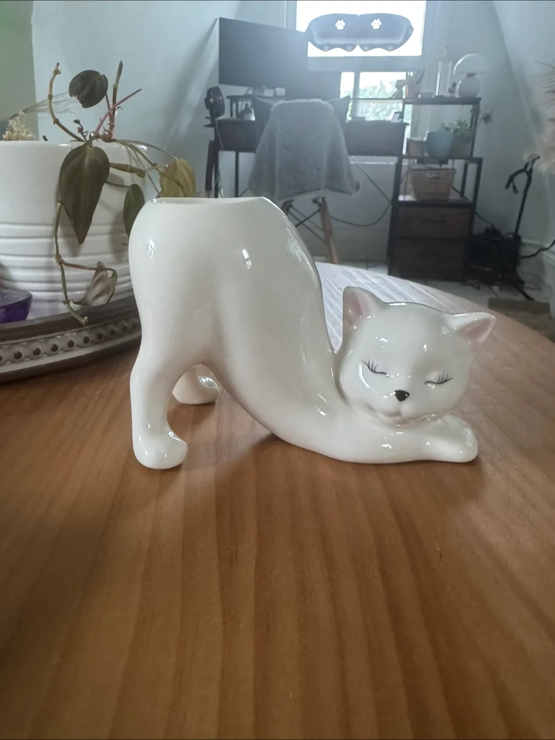 Adorable Ceramic Cat Vase thumbnail