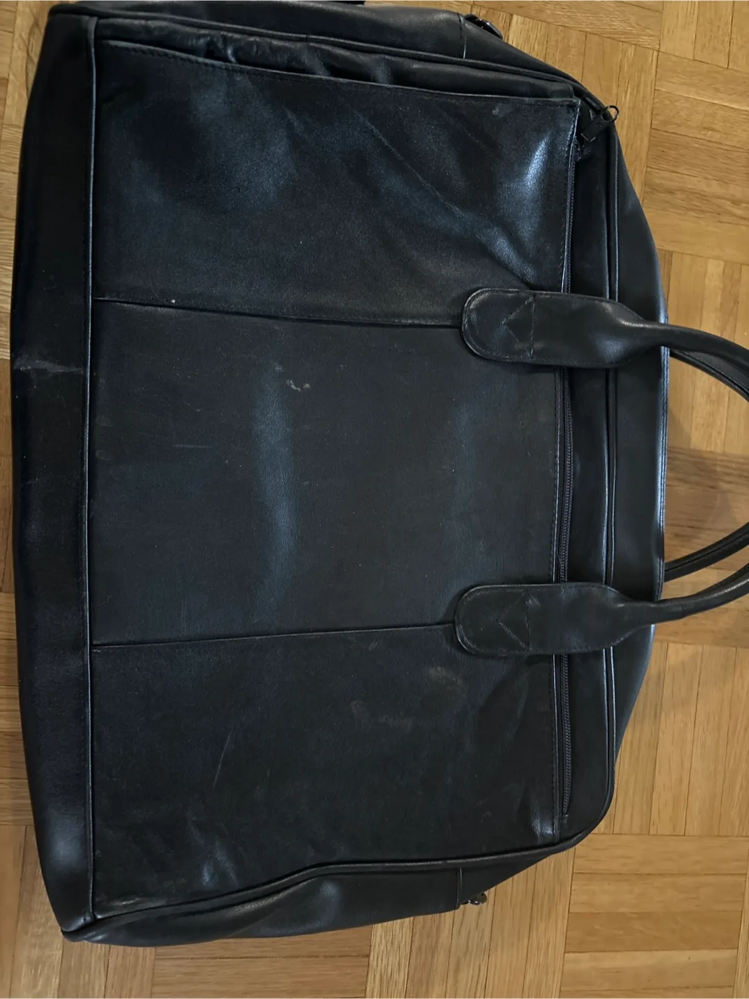 Black Leather Travel Bag image indicator(2)