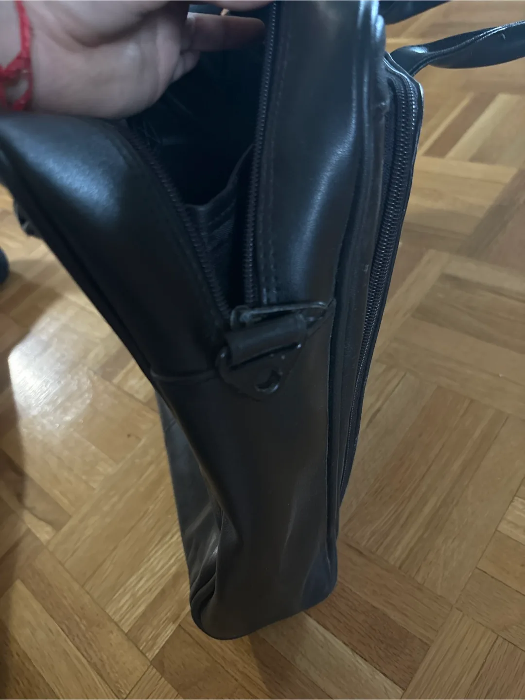 Black Leather Travel Bag image indicator(9)