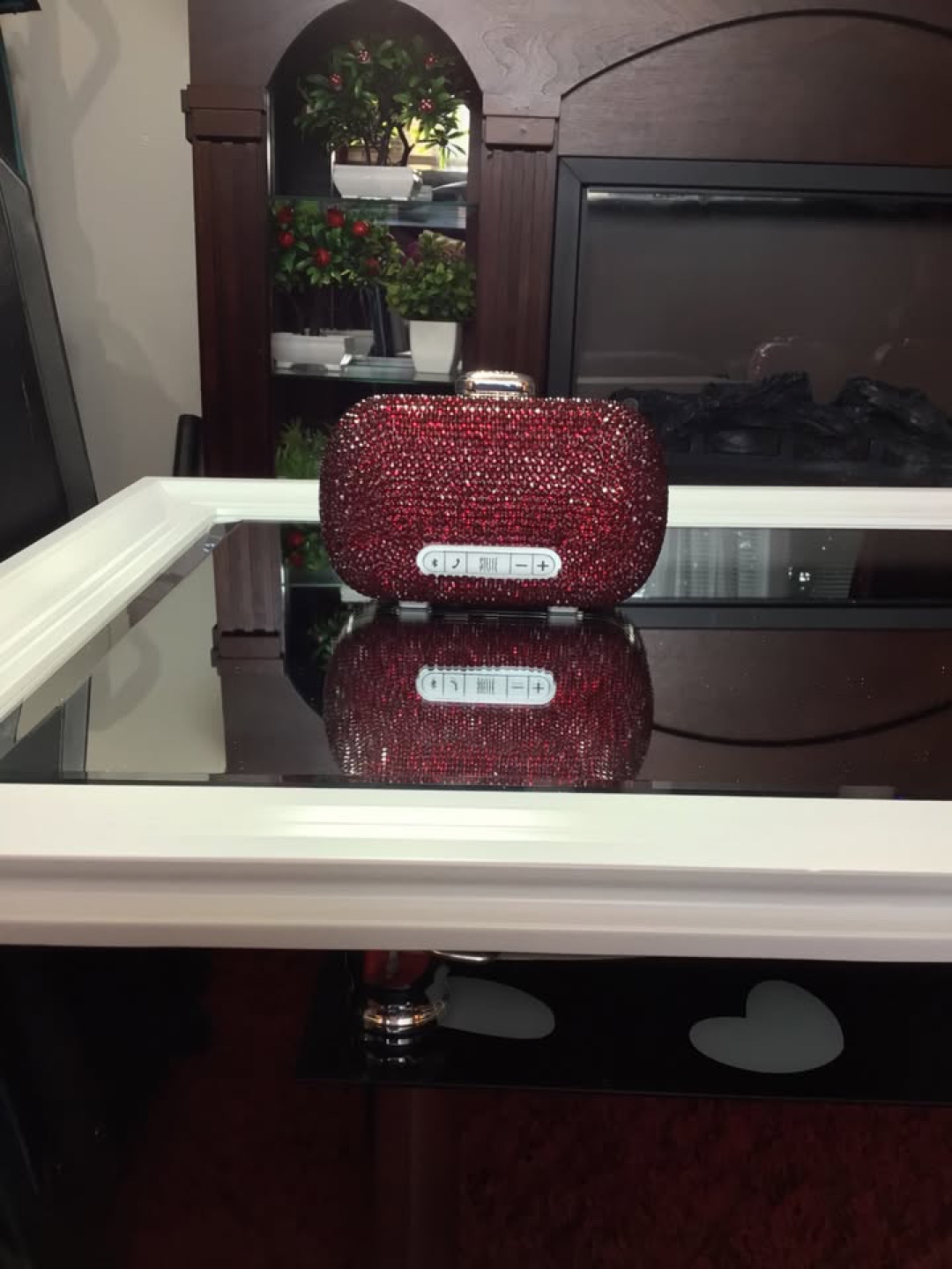 Crystal Embellished Heart and Crown Shaped Handbags - photo 2