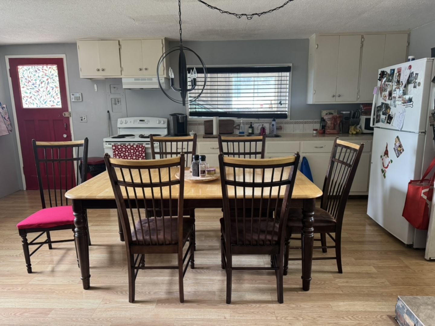 Farmhouse style table, with leaf and 6 chairs