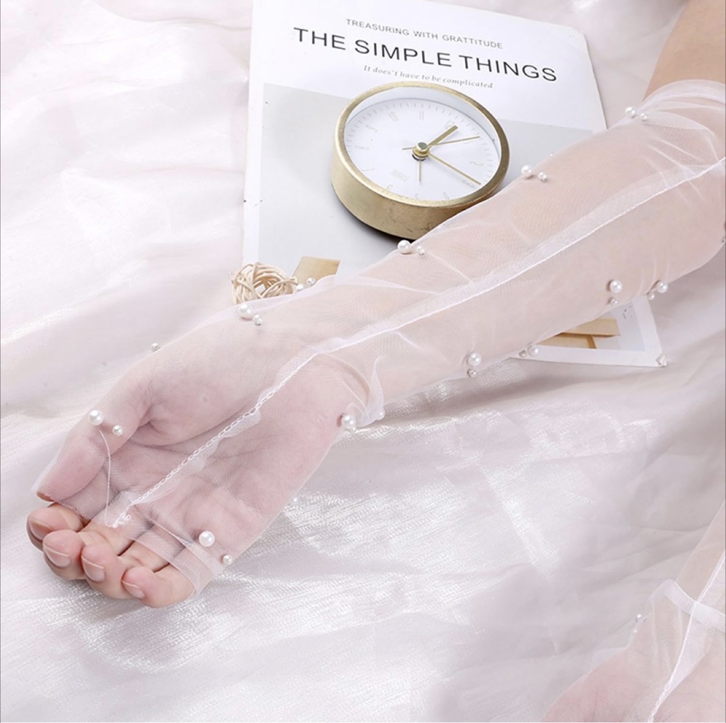 Bridal - Elegant Pearl Embellished Mesh Gloves - photo 3