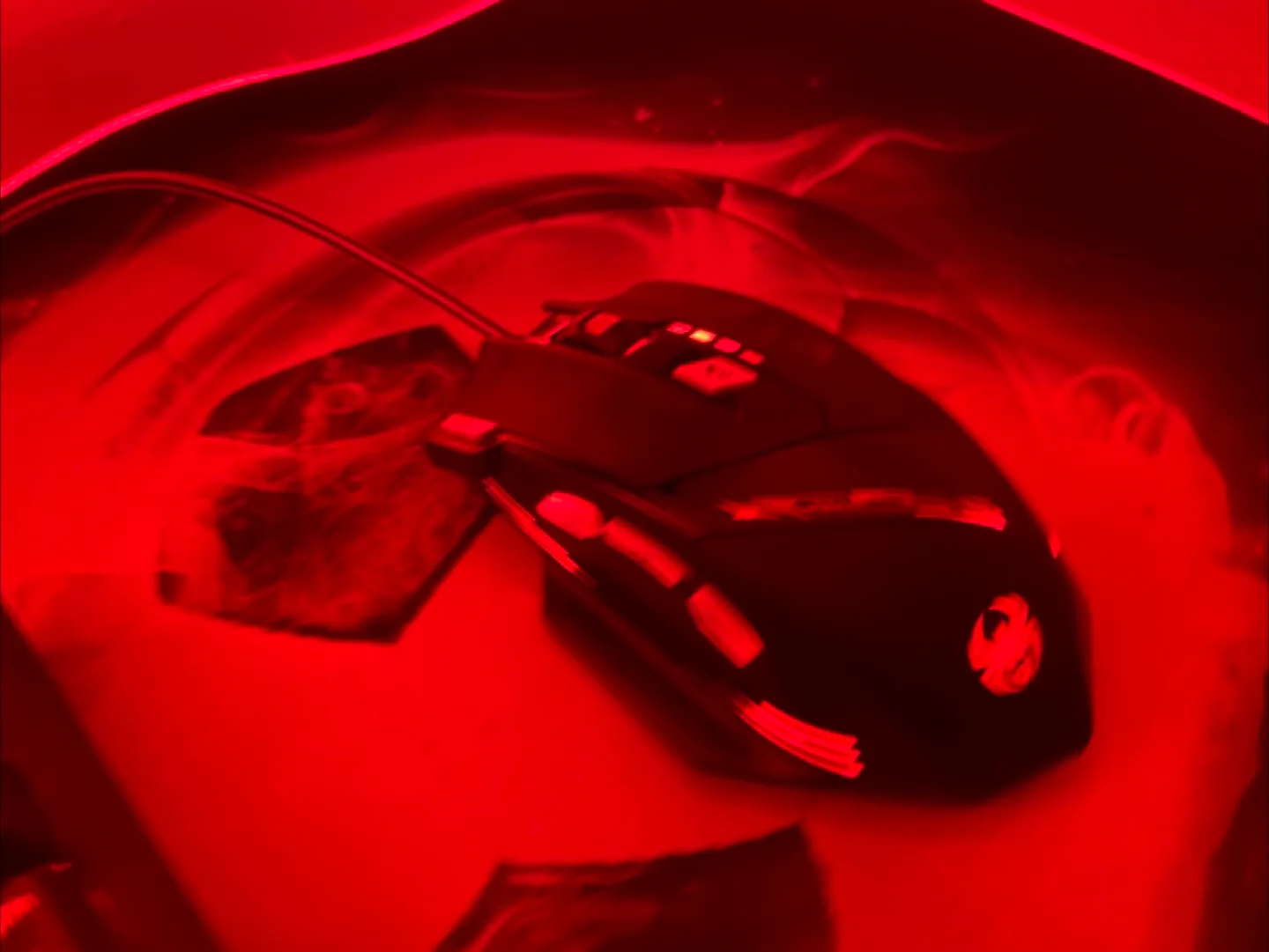 Red Gaming keyboard and Mouse image indicator(2)