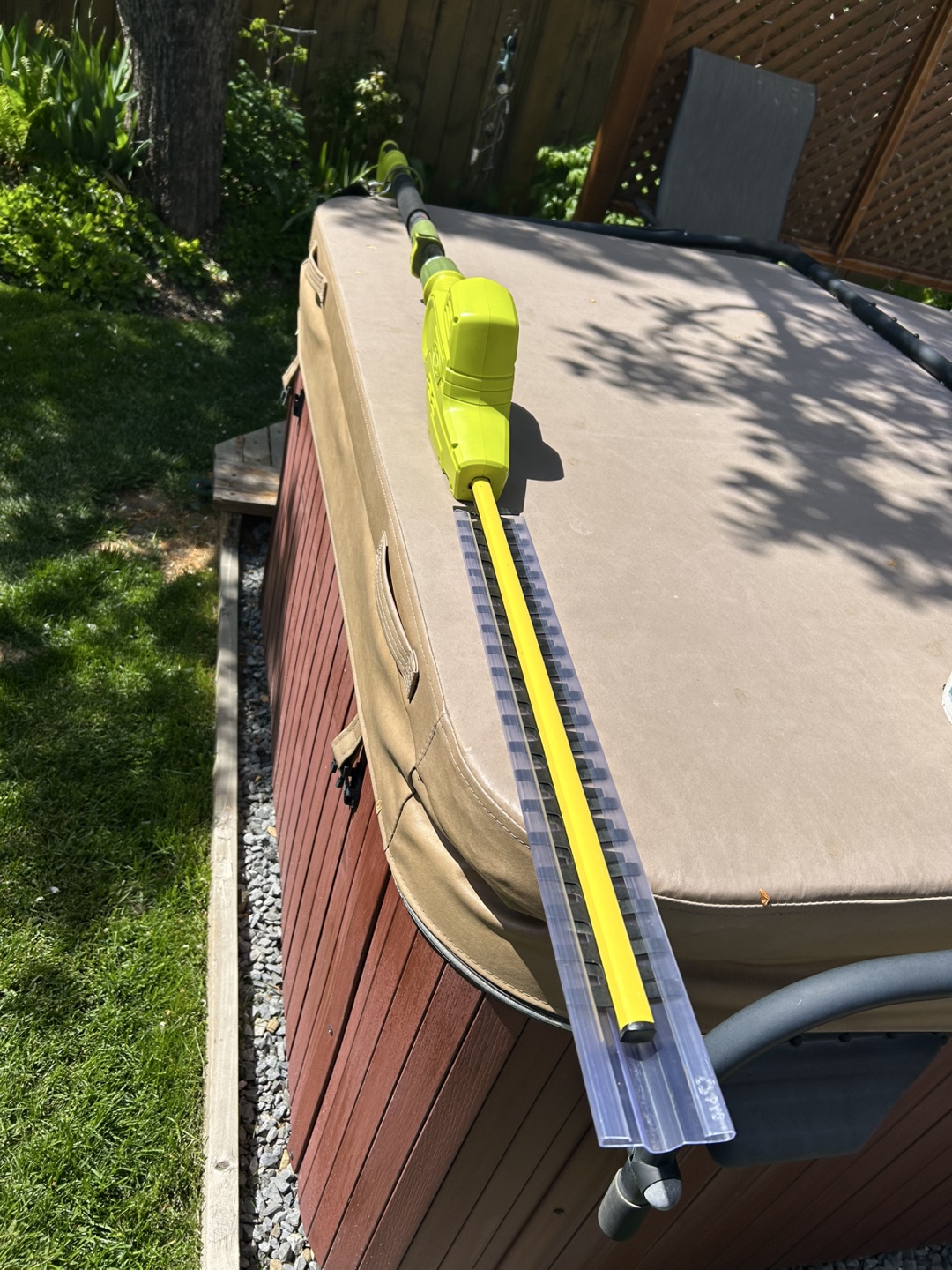 Sunjoe 21 Inch electric Hedge Trimmer