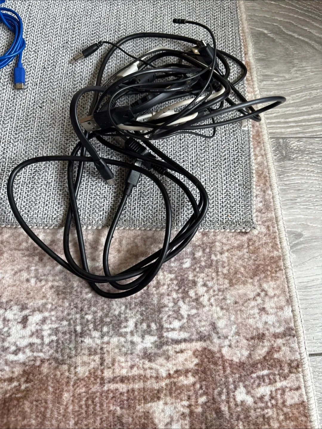 Assorted Cables and Wires#freecycle thumbnail