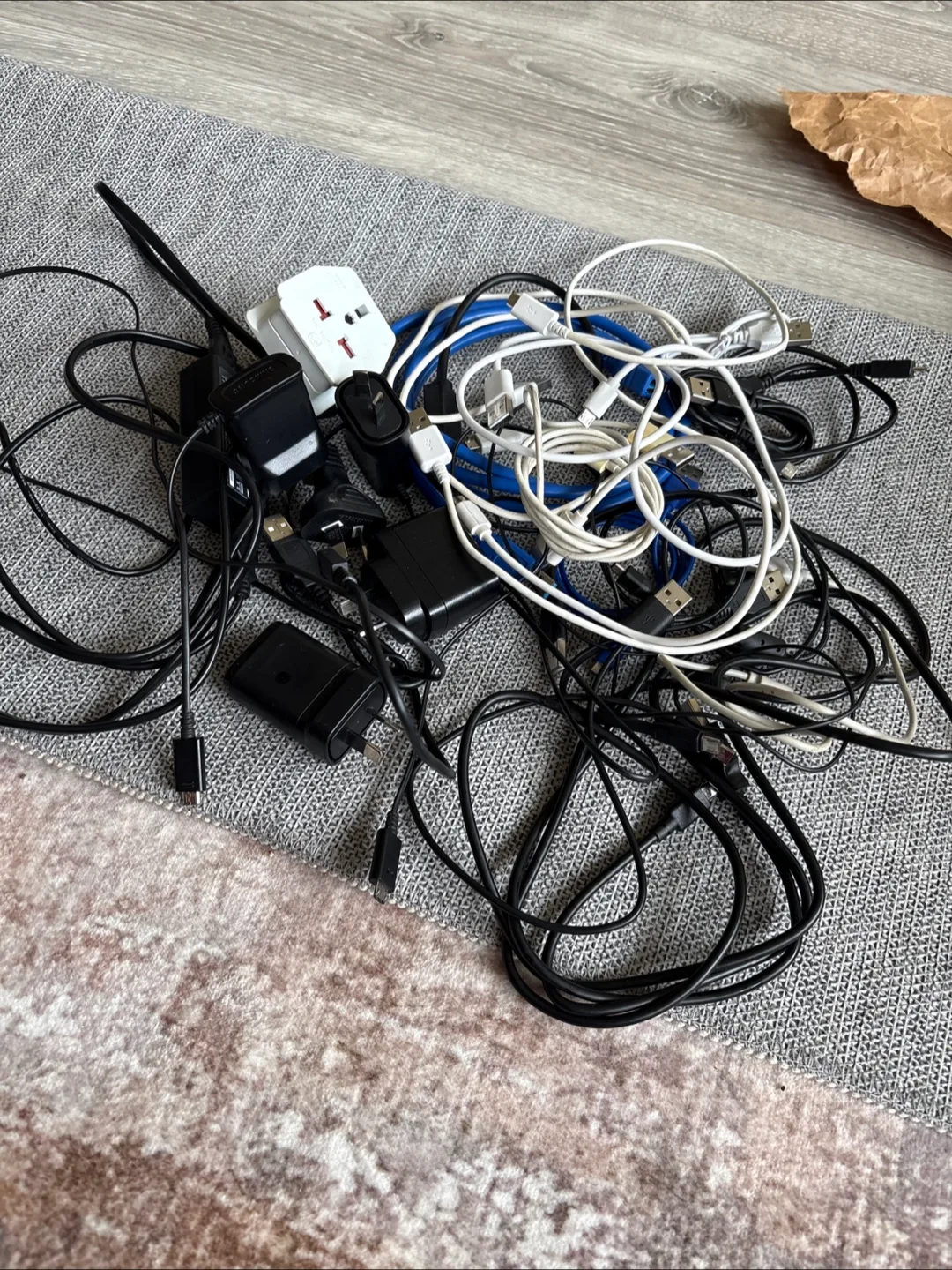 #freecycle Electronics Cable Lot , Cables, and Adapters thumbnail
