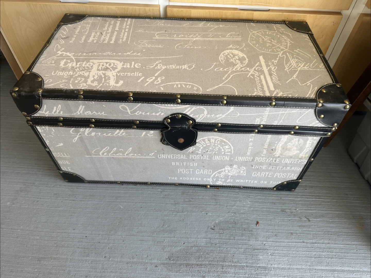 Storage chest PENDING FOR WEDNESDAY