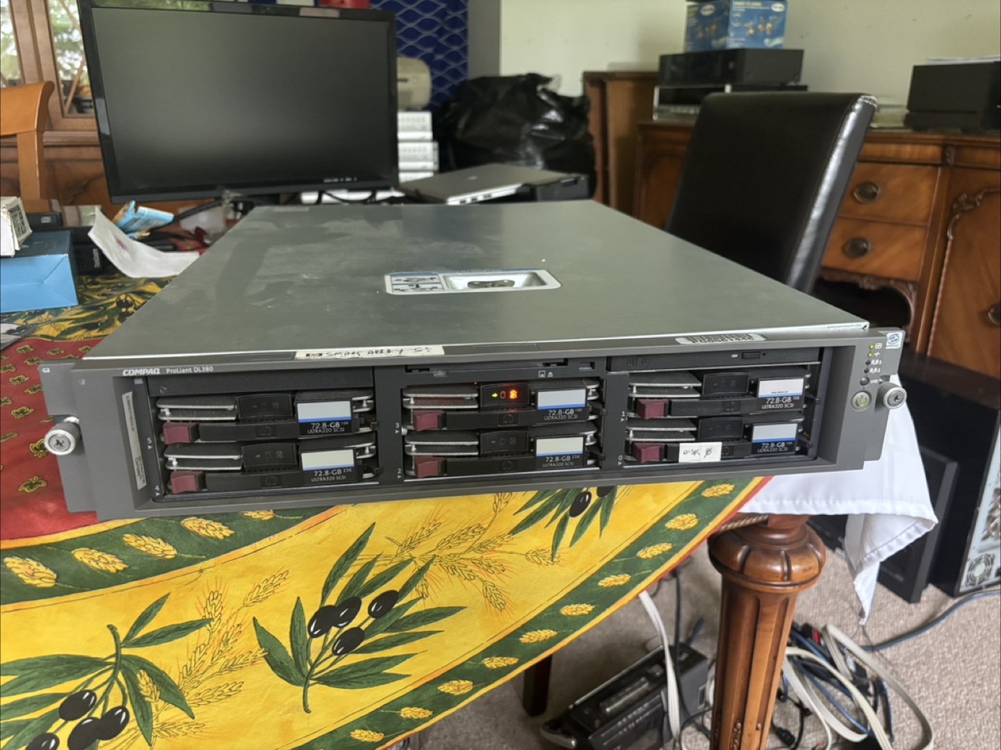 Compaq ProLiant DL380 G2 Server with hard drives