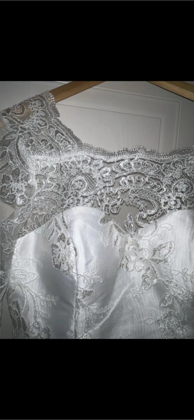 Chi Chi London Bridal Charlize Embroidered Midi Dress size 8 image indicator(7)