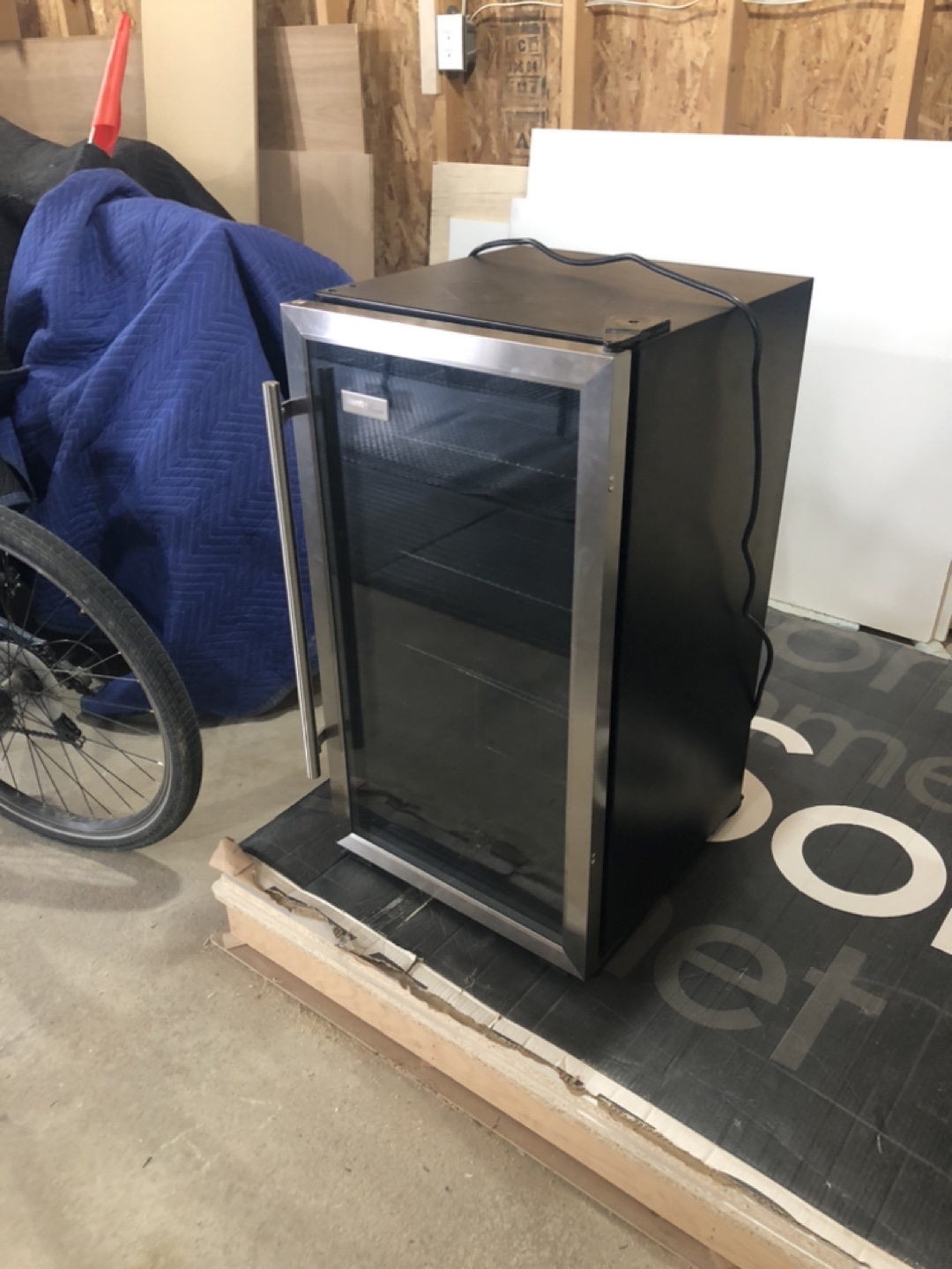 Mini Fridge Beverage Cooler - photo 2