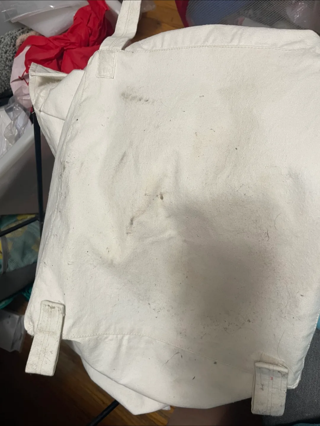 Laundry Hamper with Black Metal Frame image indicator(8)