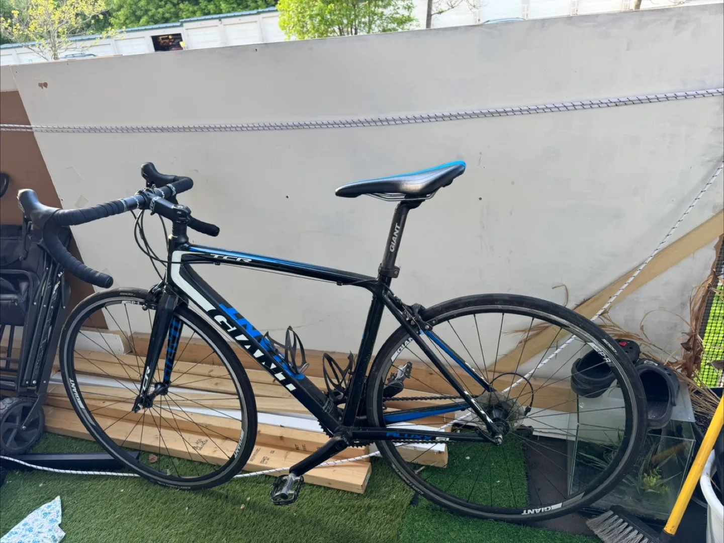 Giant TCR Road Bike thumbnail