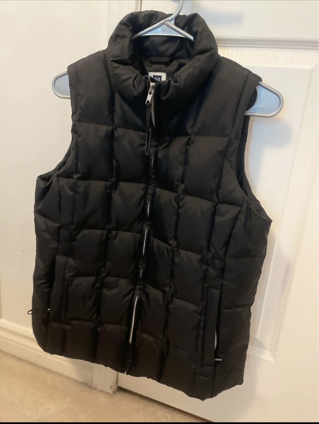Gap Black Puffer Vest - Women's Size Medium - photo 2