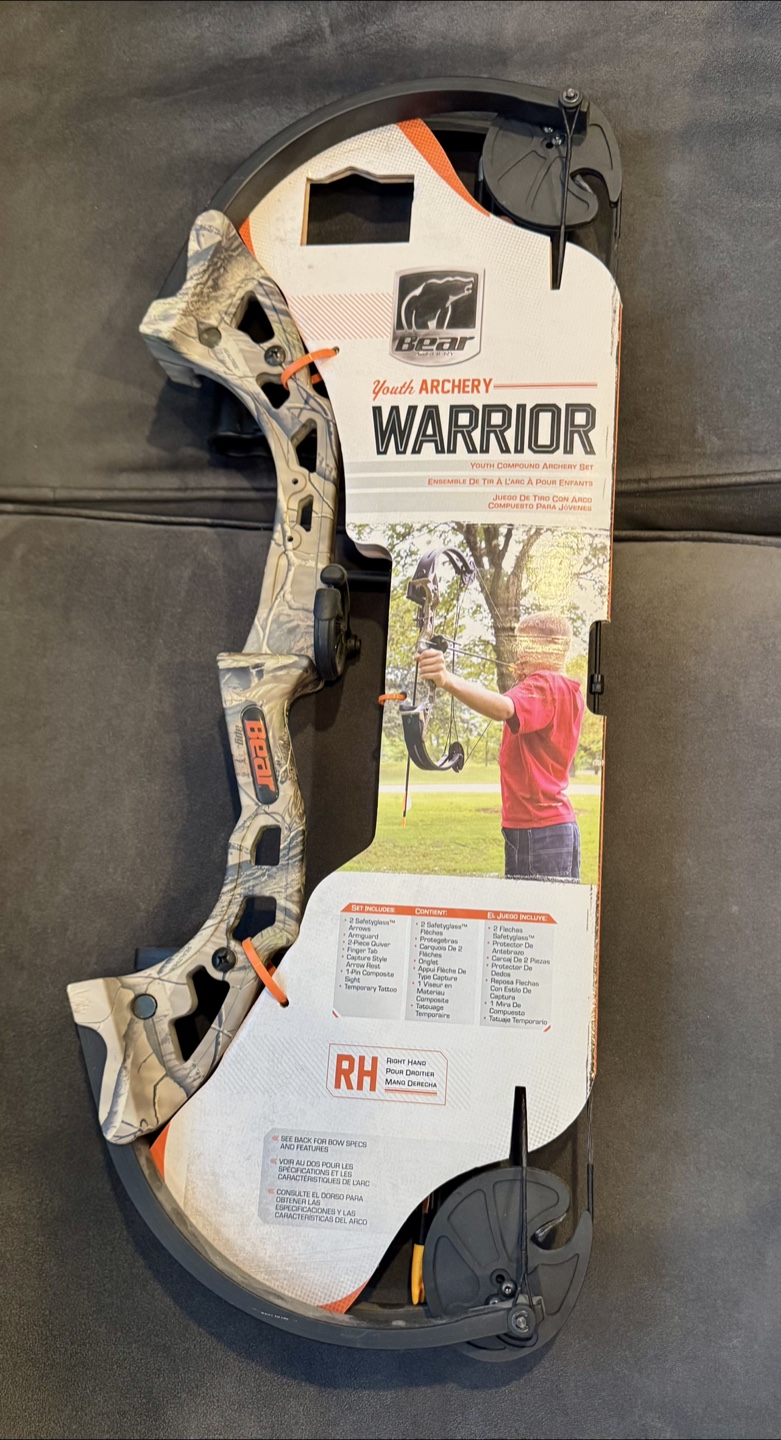 Bear Archery Youth Warrior Compound Bow Set - Right Hand