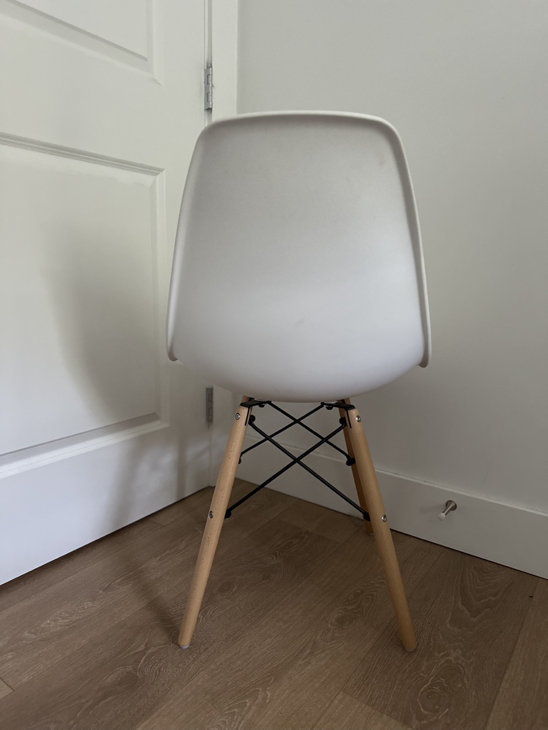 White Plastic Eiffel Chair with Wooden Legs - photo 3