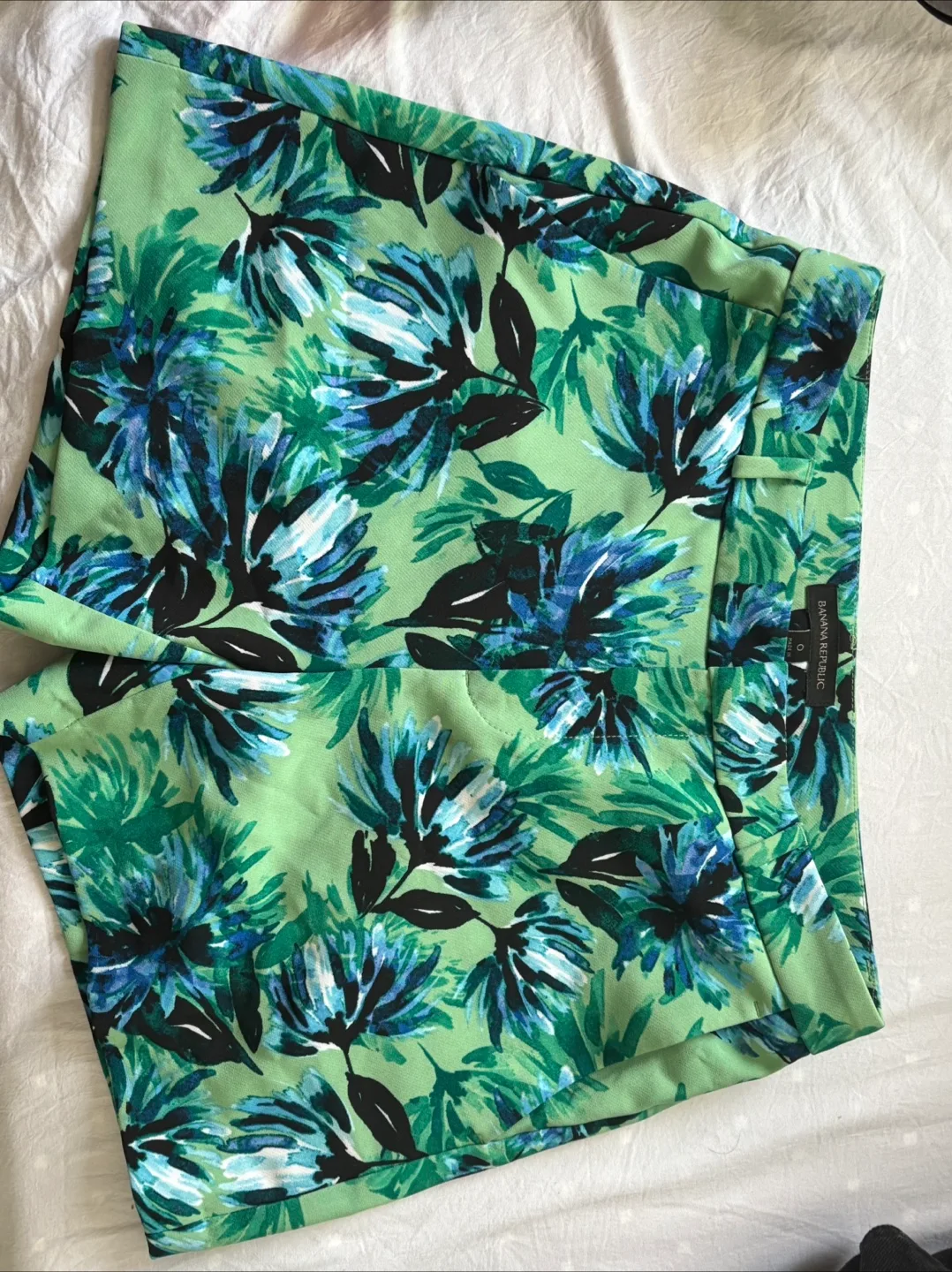 Banana Republic Floral Shorts Size 0 thumbnail