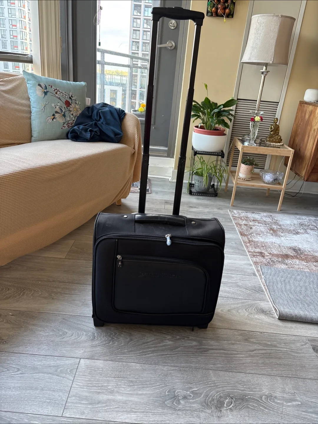 #Thrifty Rolling Travel Case - Black thumbnail