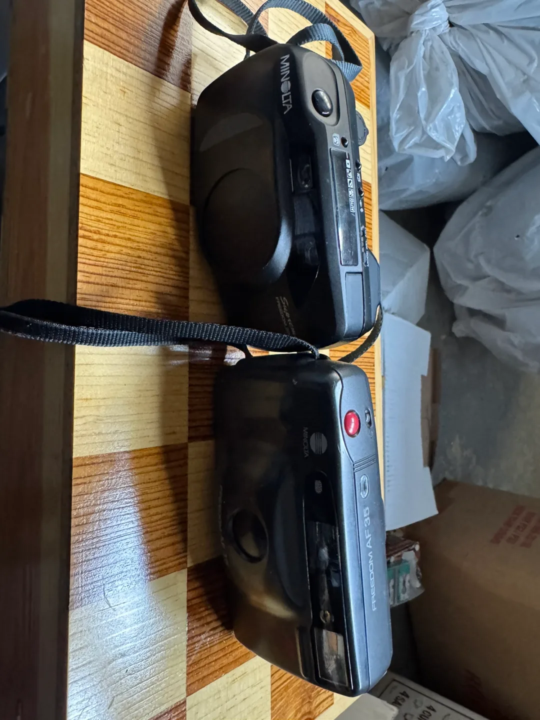 Pair of Vintage Minolta Freedom AF35 Film Cameras thumbnail