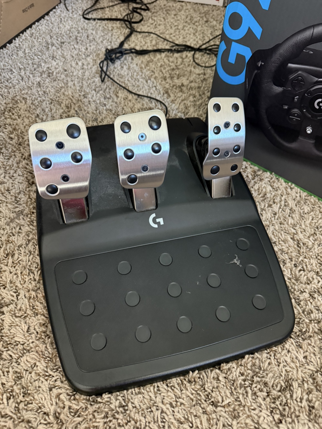 Logitech G923 Trueforce Racing Wheel and Pedals - photo 2