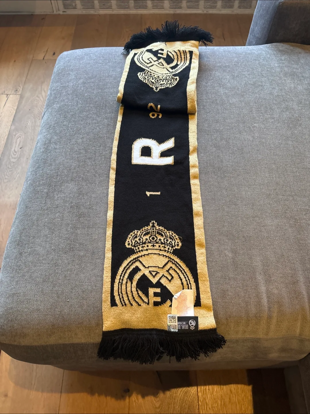 NEW! Limited Addition- Real Madrid Knit Scarf image indicator(2)