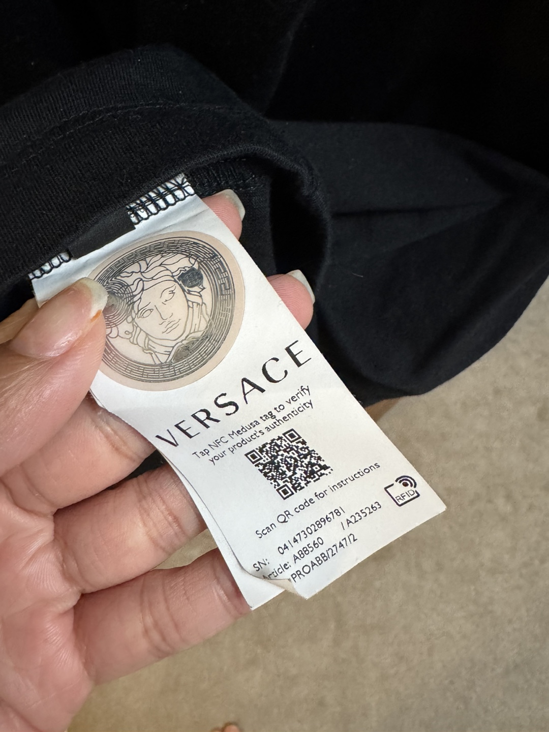 Versace Black T-Shirt with Greek Key Detail - photo 4