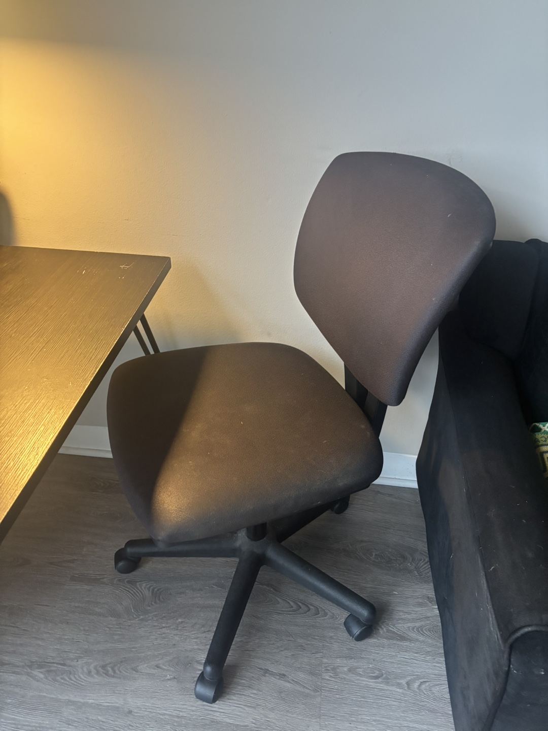 Black Office Chair & Desk Set - photo 2