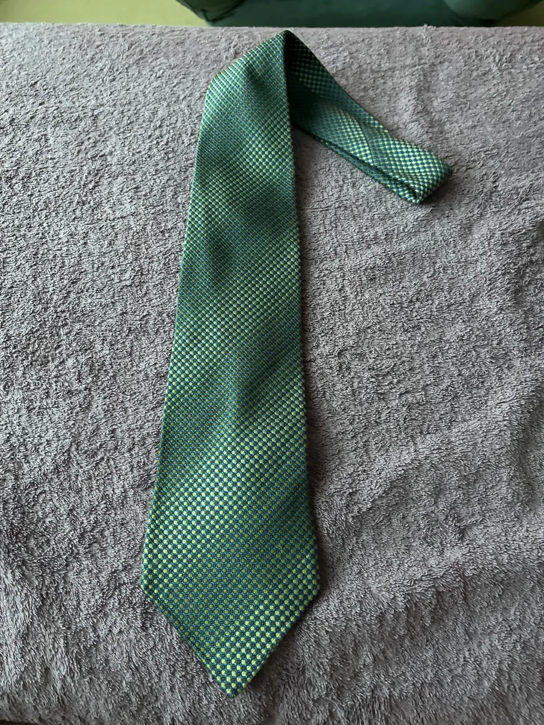 Men's Green and Beige Patterned Necktie thumbnail