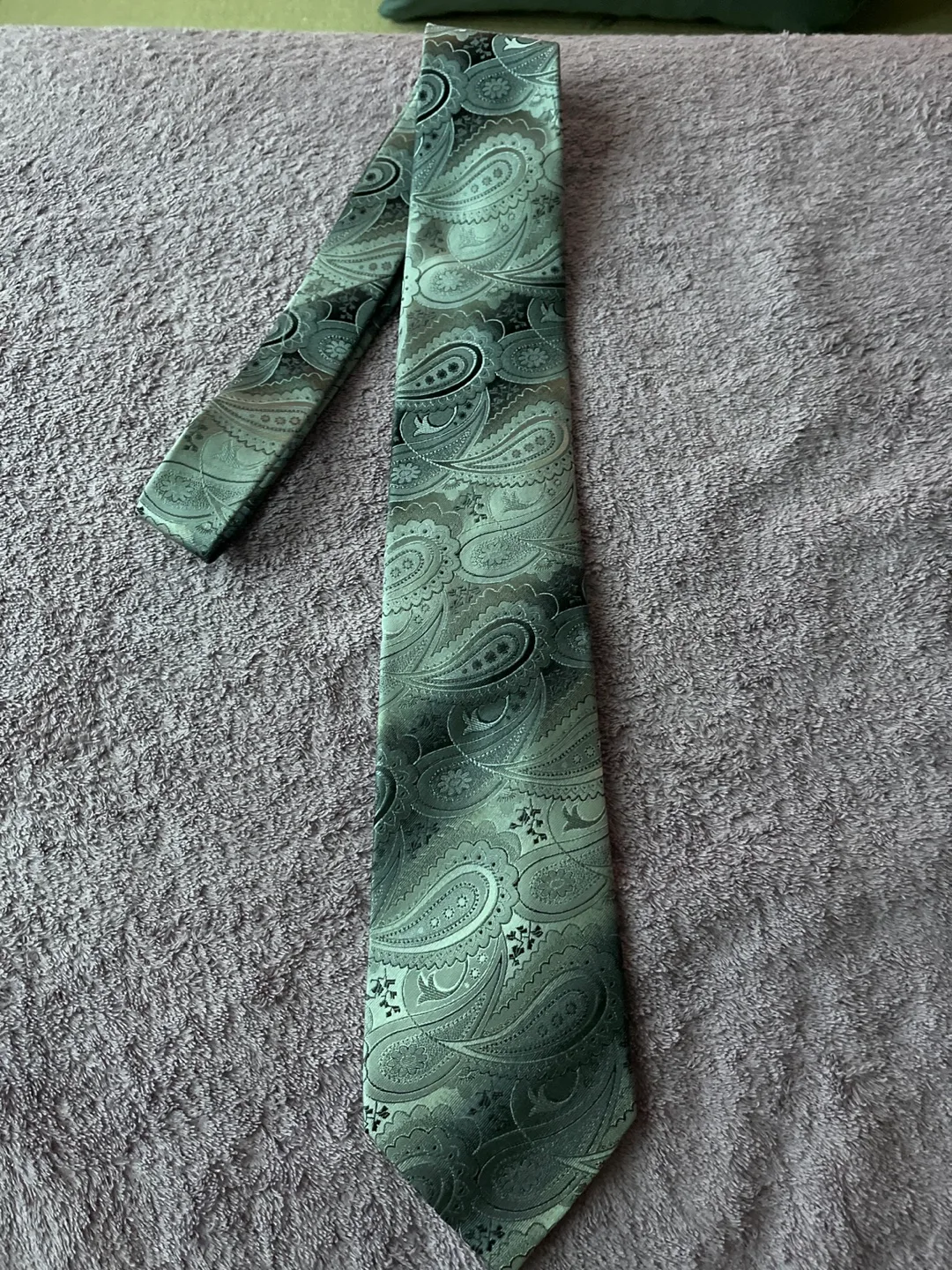 Men's Grey Paisley Pattern Necktie thumbnail