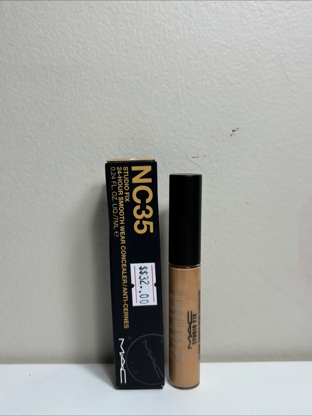 MAC Studio Fix 24-Hour Smooth Wear Concealer NC35 thumbnail