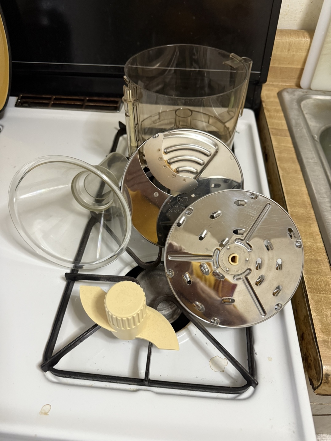 Vintage Cuisinart Food Processor & Parts - photo 2