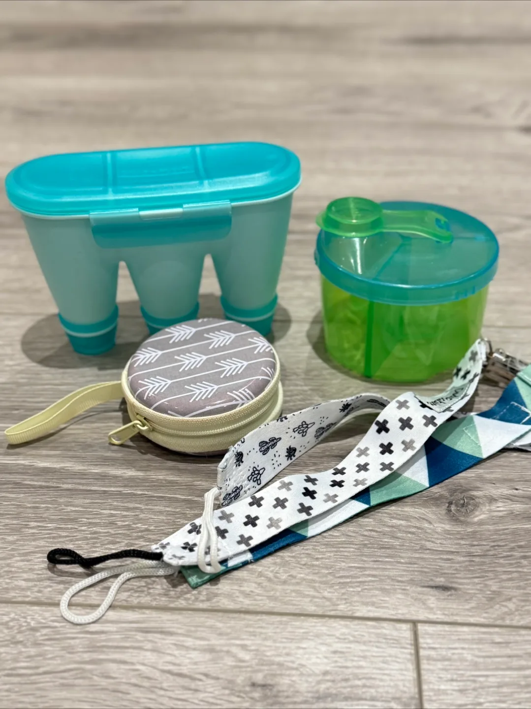 Formula containers + pacifier container and clips thumbnail