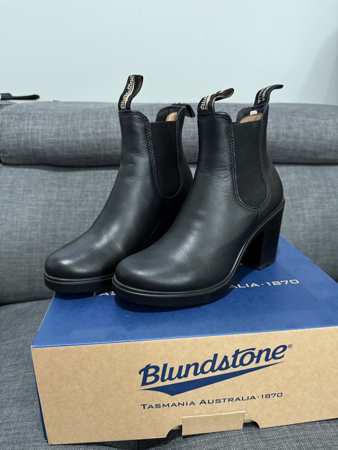 Blundstone Women's Series Hi Heel Chelsea Boots - Size 6 - photo 4