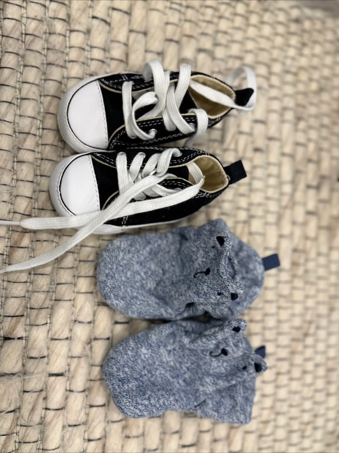 Baby shoes - size 2 and 3. One new pair. READ DESCRIPTION. thumbnail