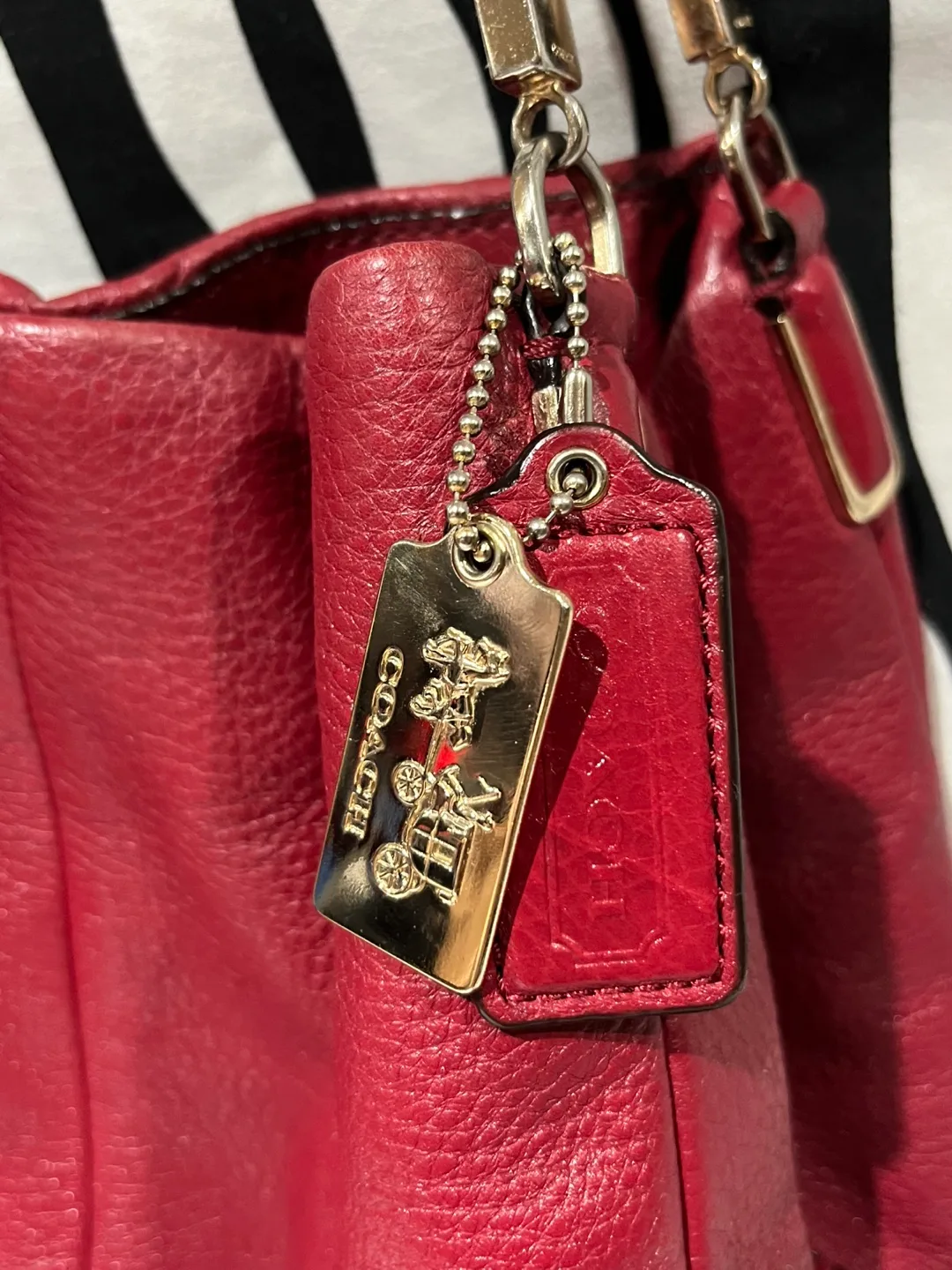 ❤️ Authentic Coach Phoebe Red Leather shoulder Bag ❤️ image indicator(4)