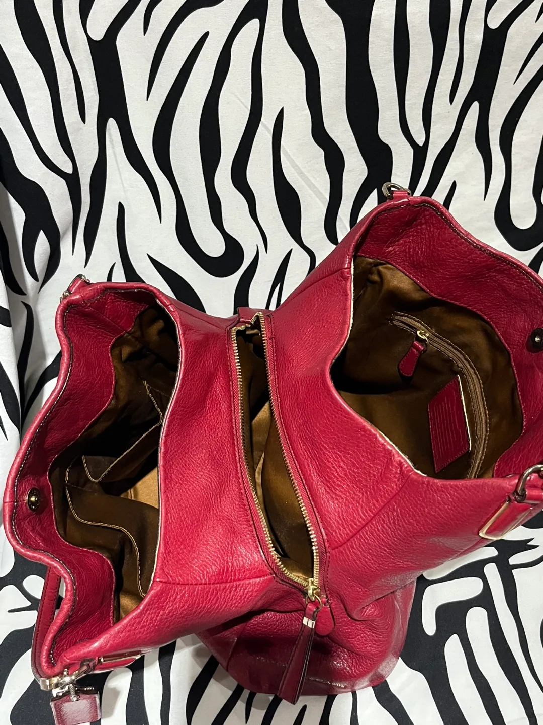 ❤️ Authentic Coach Phoebe Red Leather shoulder Bag ❤️ image indicator(8)