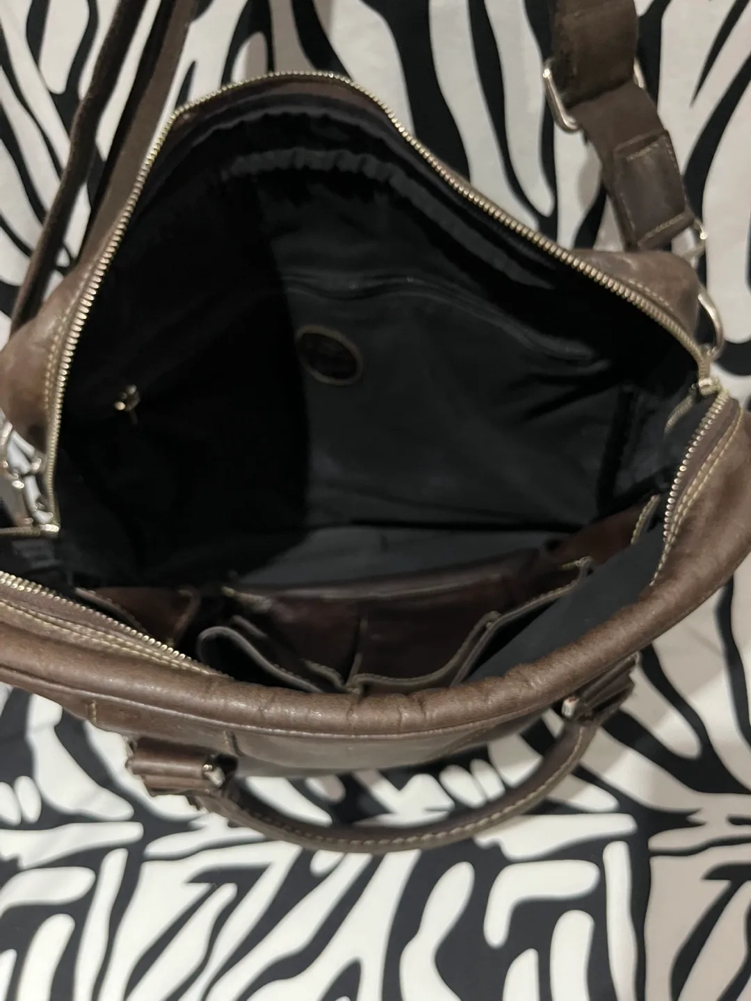 🌼 Roots Canada Brown Genuine Leather Bag 🌼 image indicator(5)