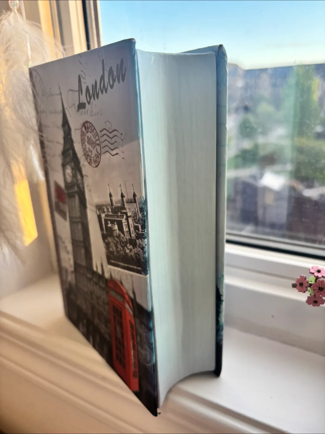 London-themed Decorative Book Box image indicator(2)