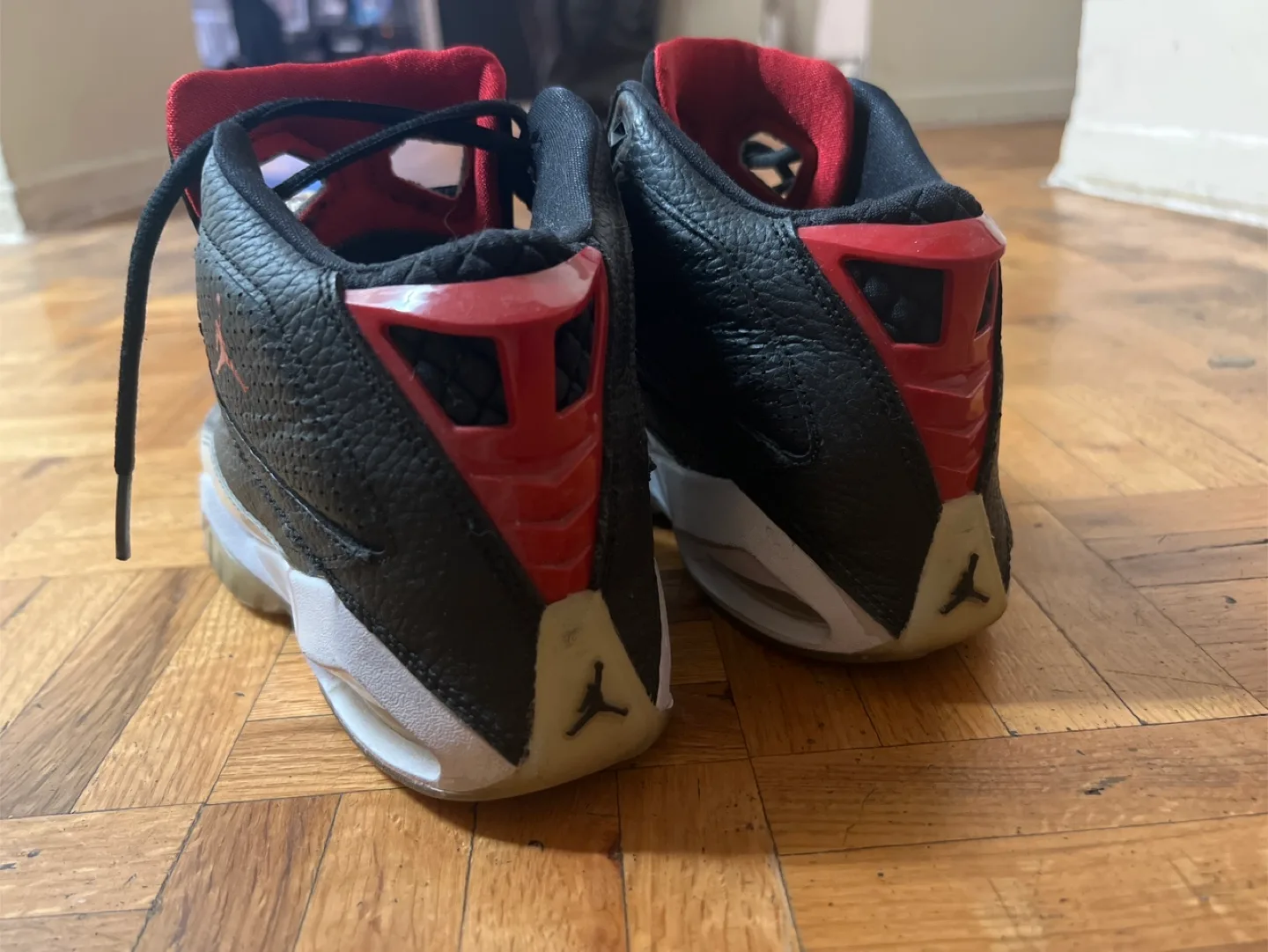 Air Jordan 6 Rings (GS) Black/Red image indicator(2)