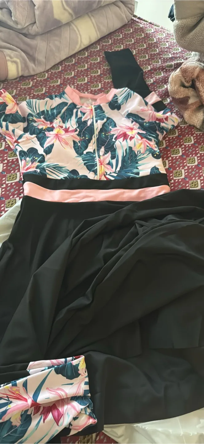 Girls swimwear image indicator(2)