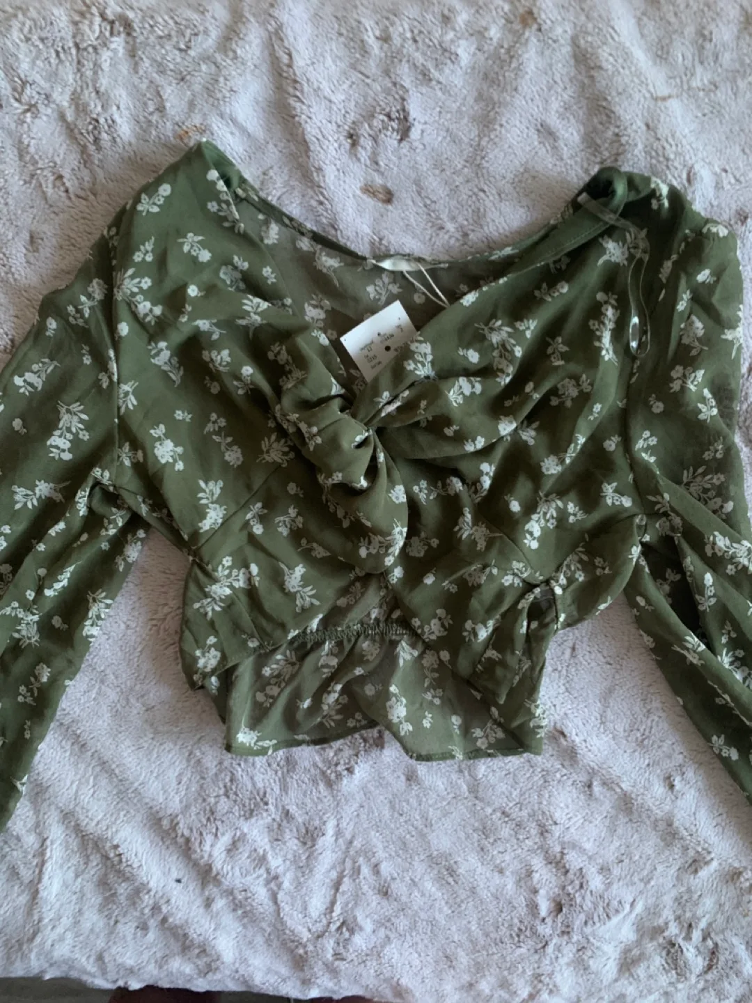 Olive Green Long Sleeve Crop Top image indicator(2)