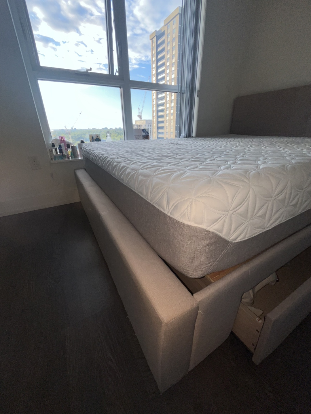 Queen Mattress with Platform Bed Frame and Storage Drawer - photo 3