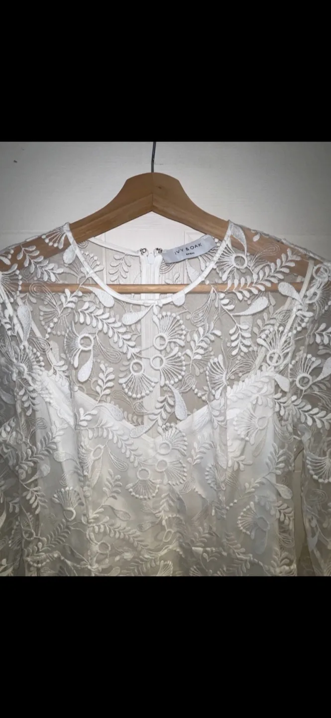 Ivy & Oak Bridal Long Sleeve Embroidered Wedding Dress size 4/6 image indicator(5)