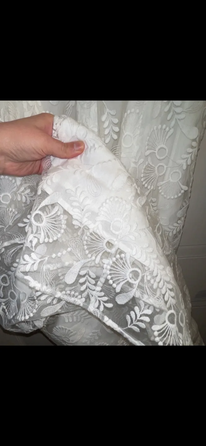 Ivy & Oak Bridal Long Sleeve Embroidered Wedding Dress size 4/6 image indicator(10)