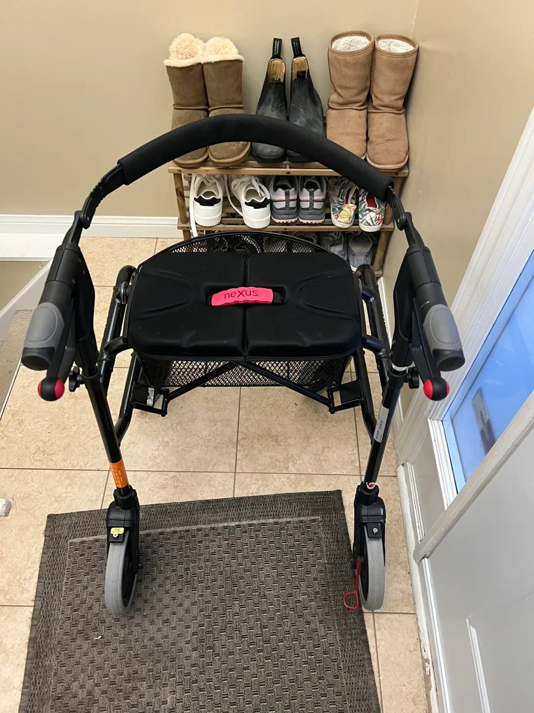 Senior Walker image indicator(3)