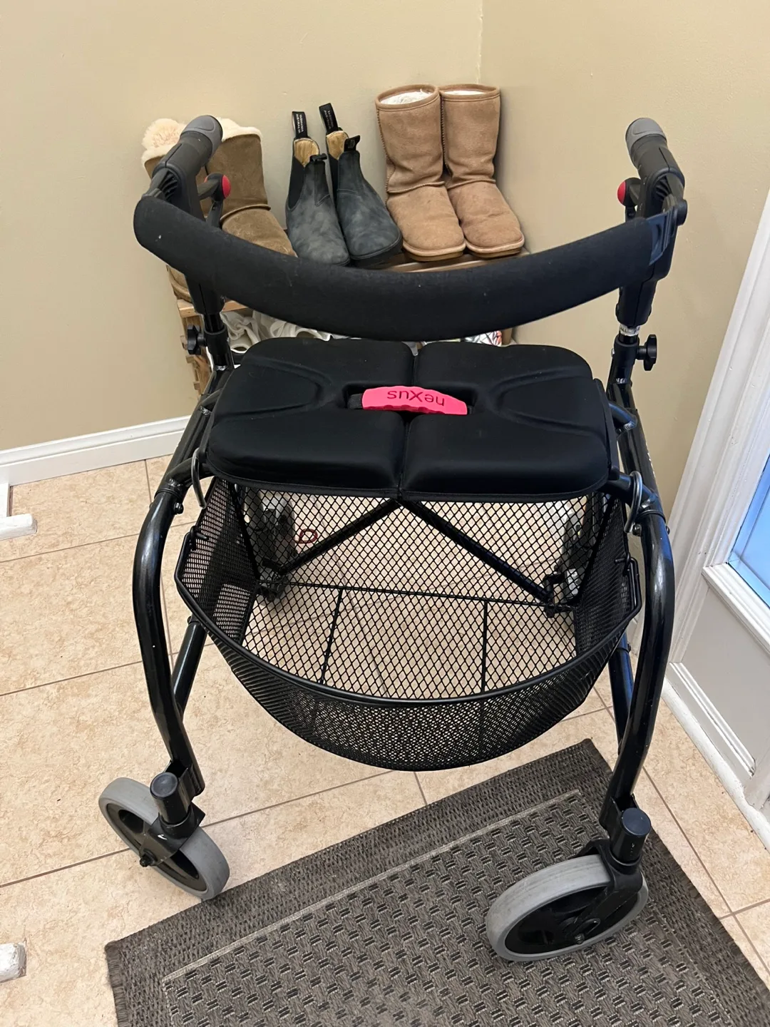 Senior Walker image indicator(2)