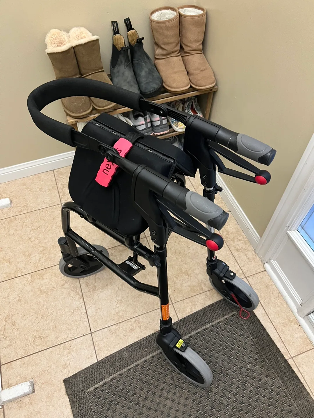 Senior Walker image indicator(4)