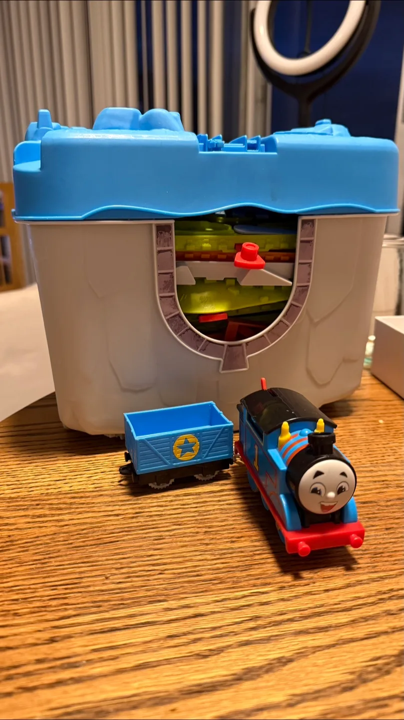 Thomas & Friends Toy Train Tracks Set thumbnail