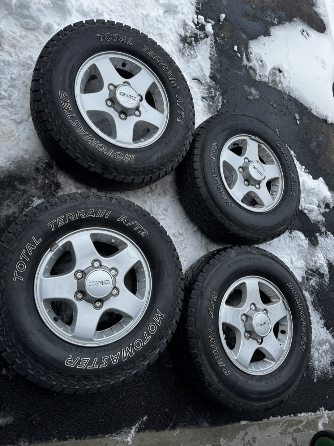 Set of 4 GMC rims and tires-LT235 75R15/6x139,7