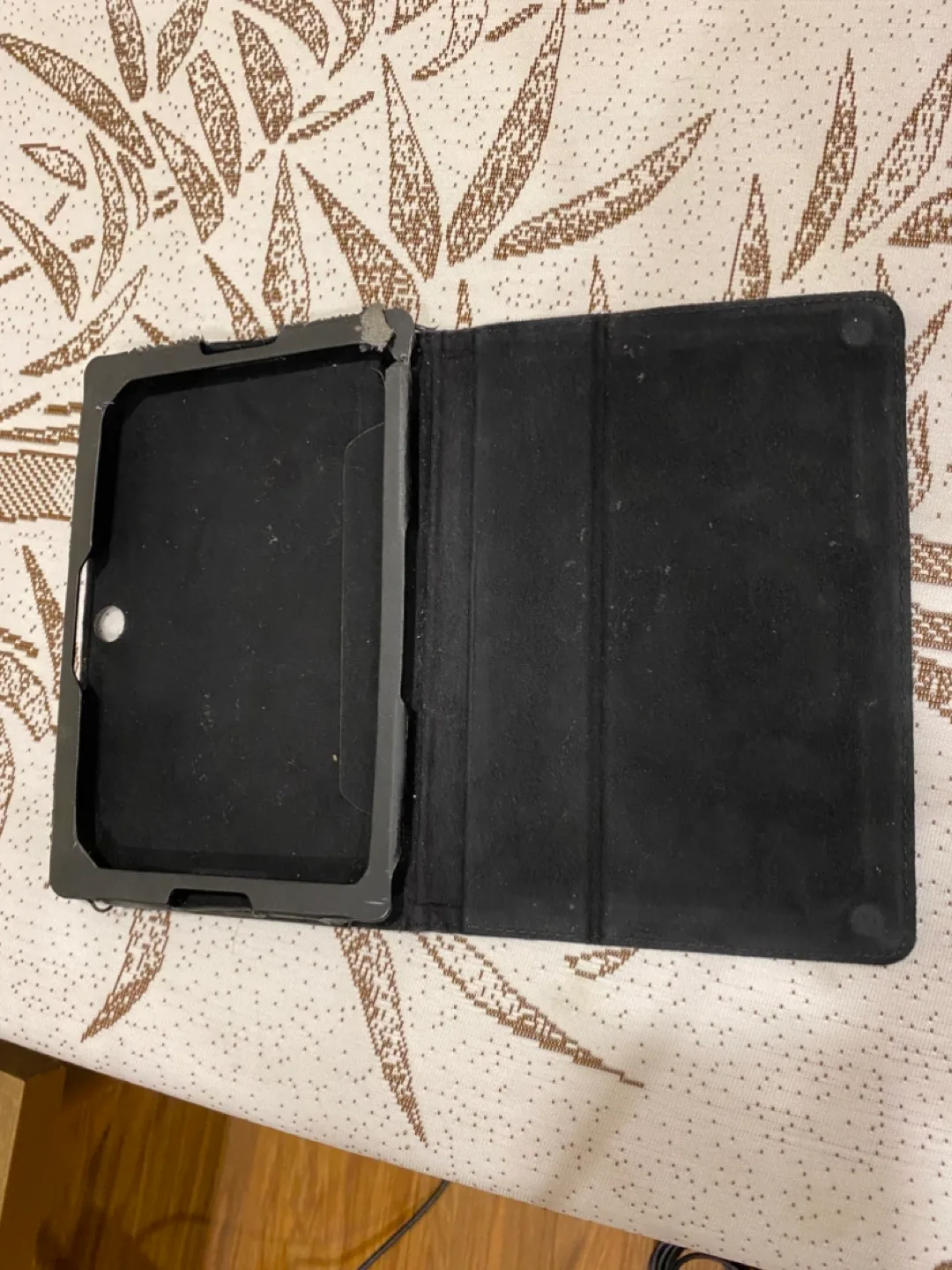 BlackBerry PlayBook Tablet 32GB - With Case - $15 image indicator(4)